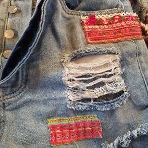 Frayed Jean Shorts With Patches M/L